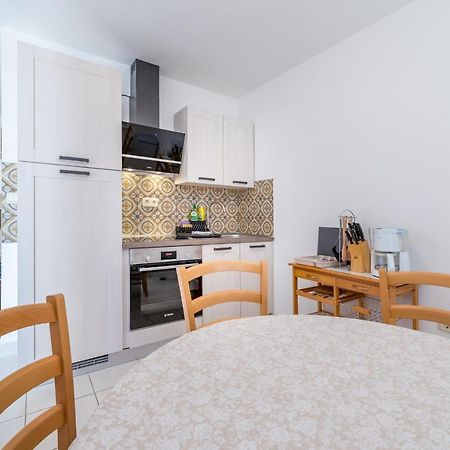 Apartments Melania & Antonia Baška Buitenkant foto