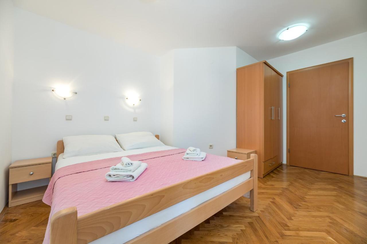 Apartments Melania & Antonia Baška Buitenkant foto