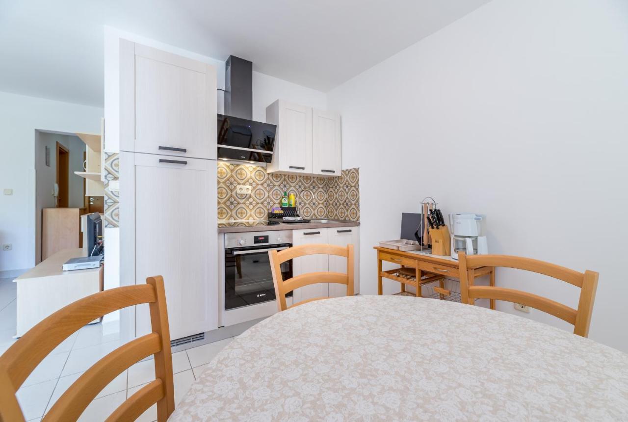 Apartments Melania & Antonia Baška Buitenkant foto