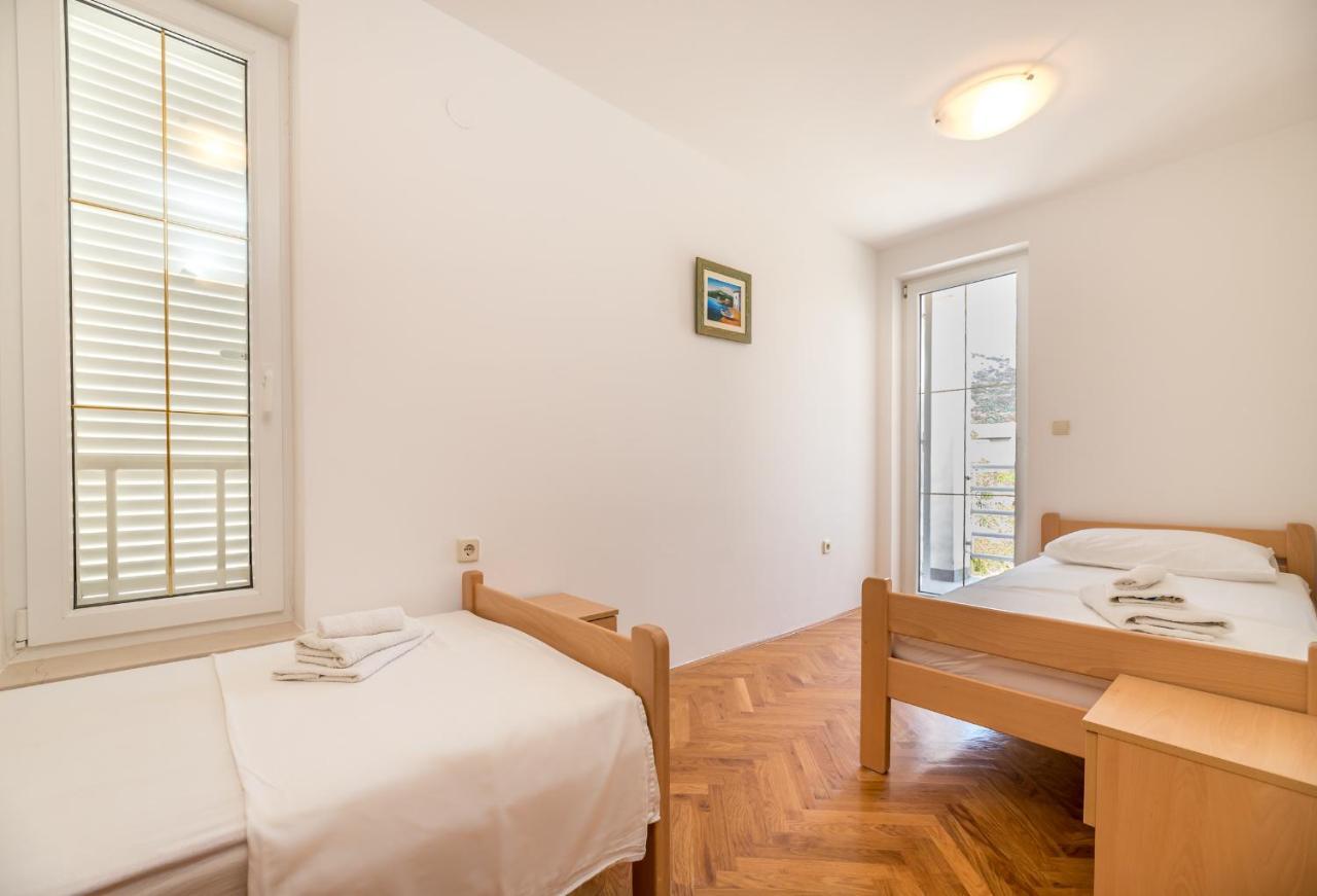 Apartments Melania & Antonia Baška Buitenkant foto