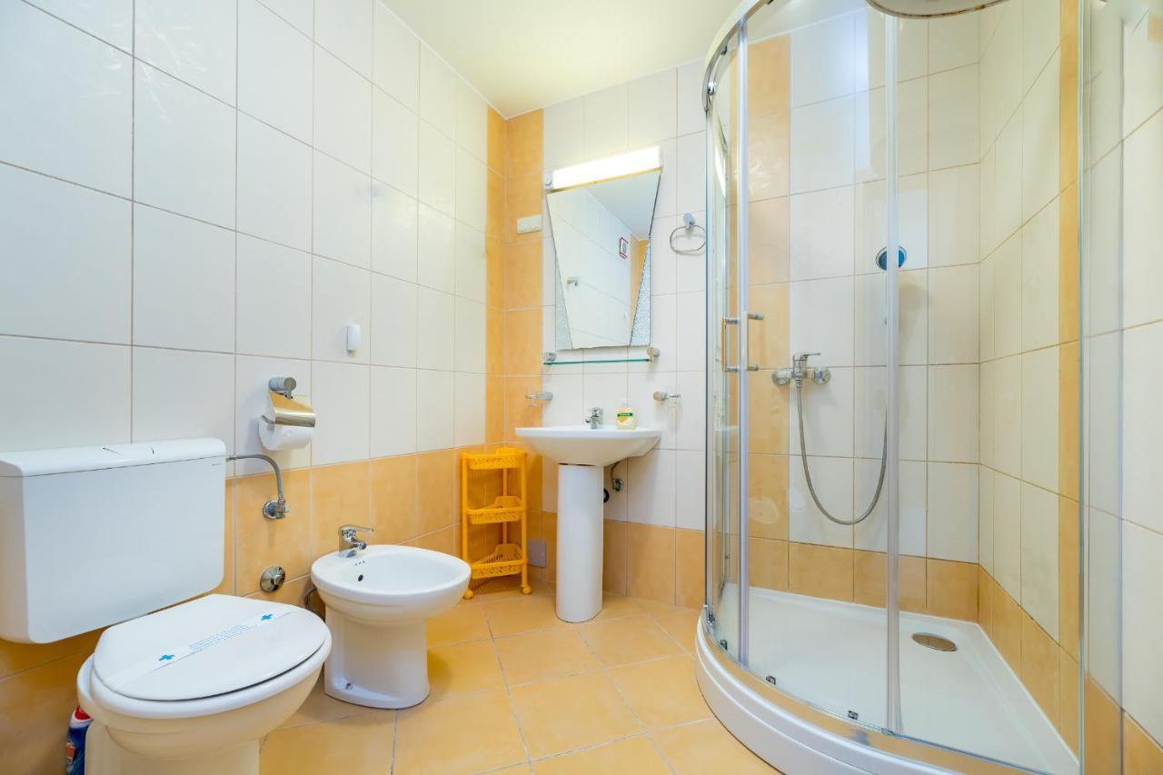 Apartments Melania & Antonia Baška Buitenkant foto