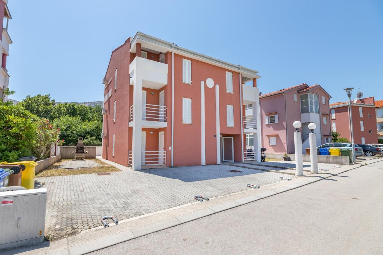 Apartments Melania & Antonia Baška Buitenkant foto