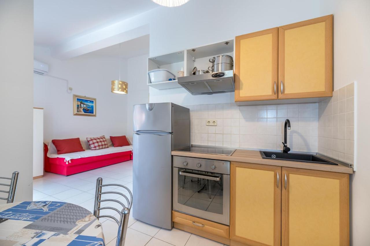 Apartments Melania & Antonia Baška Buitenkant foto