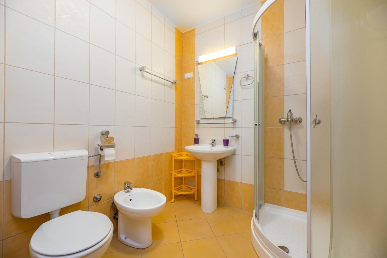 Apartments Melania & Antonia Baška Buitenkant foto